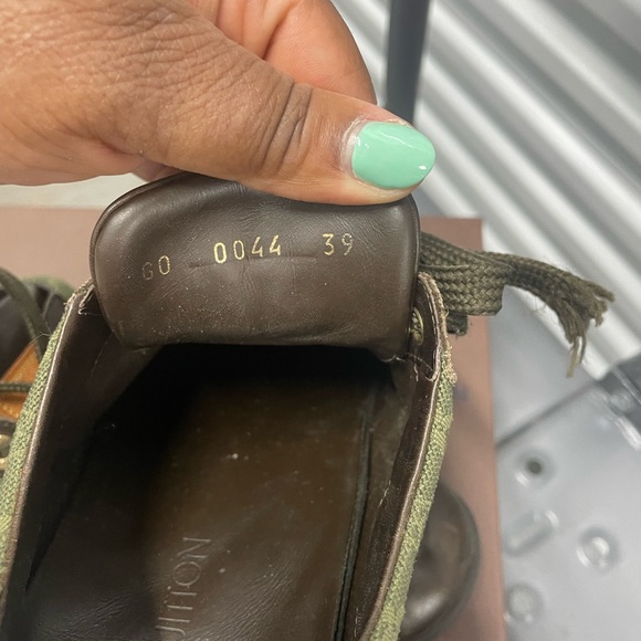 Ladies LV Min Lin sneakers in Green monogram print.have extra shoelace - Picture 8 of 8
